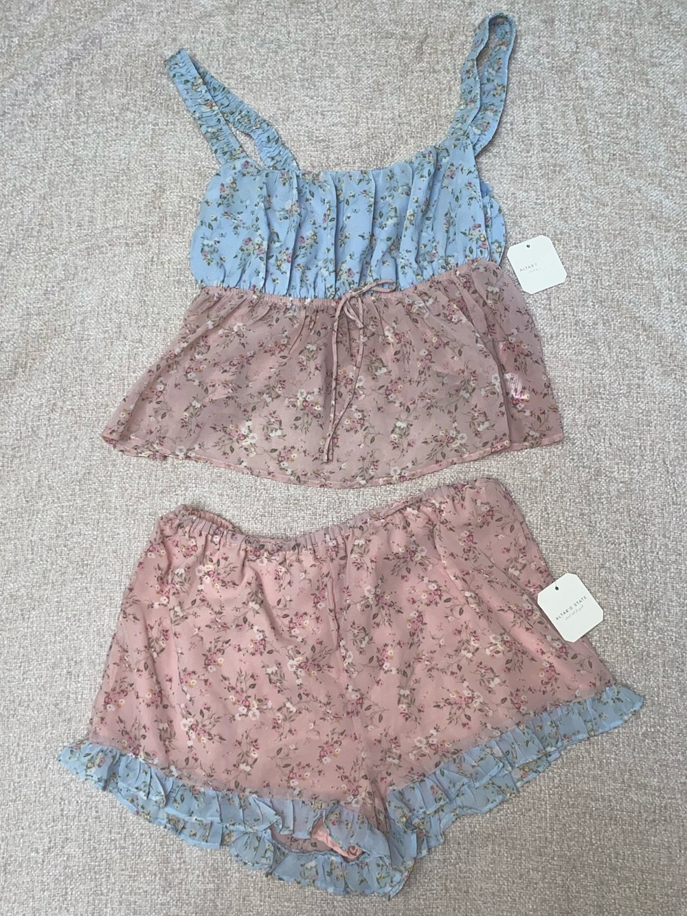 NWT Altar'd State Walker Floral Lounge Set Cami Top & Ruffle Shorts Size Medium